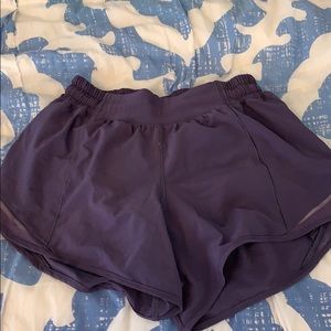 Lululemon hotty hot short 4" size 4 tall